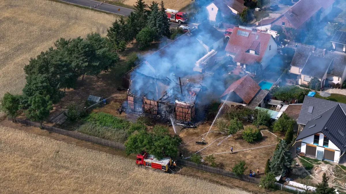Feuerwehr Scheunenbrand in Drehnow (Amt Peitz) am Sonnabend, 27. Juni 2026