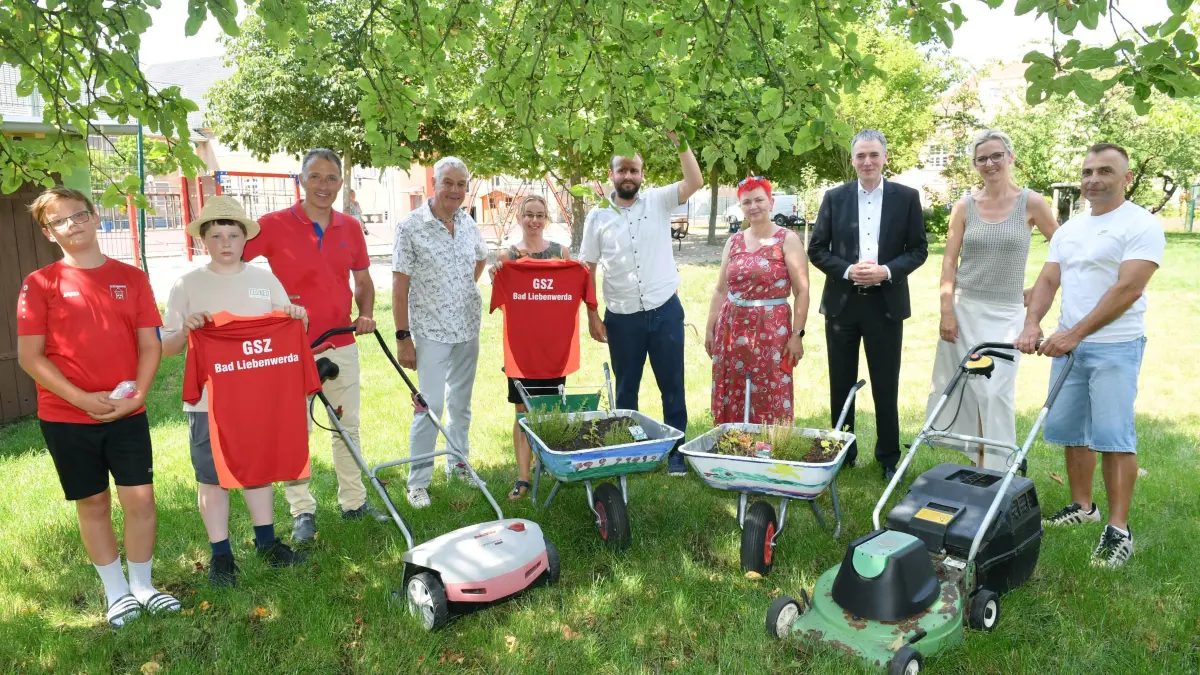 Neben dem Grundschulzentrum Robert Reiss in Bad Liebenwerda haben Schüler und Lehrer ein verwildertes Gelände wieder urbar gemacht. Diese Ziele verfolgt das Projekt.