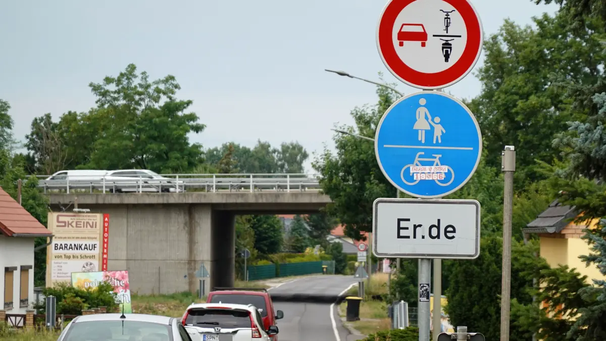 Hänchen Ortsdurchfahrt: Ortsdurchfahrt Hänchen, Gemeinde Kolkwitz