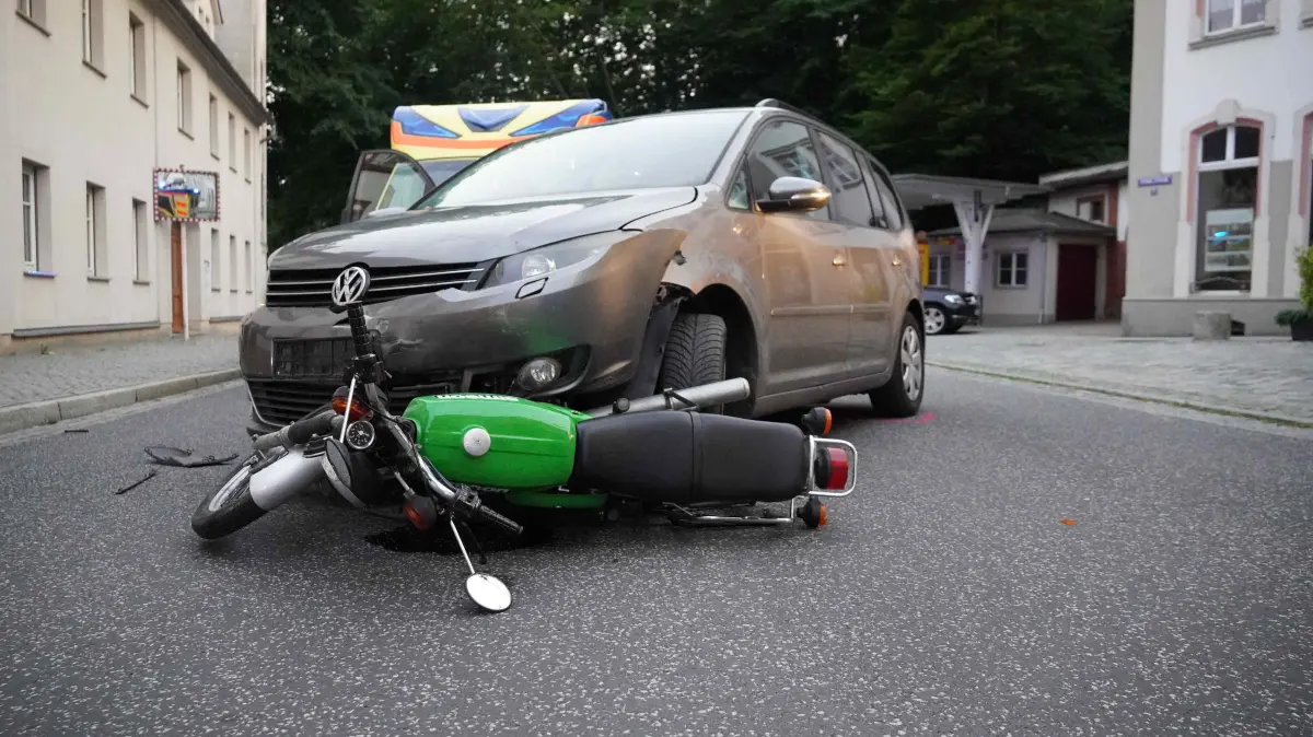 16-jährige Simson-Fahrerin ist bei Unfall in Bad Muskau verletzt worden