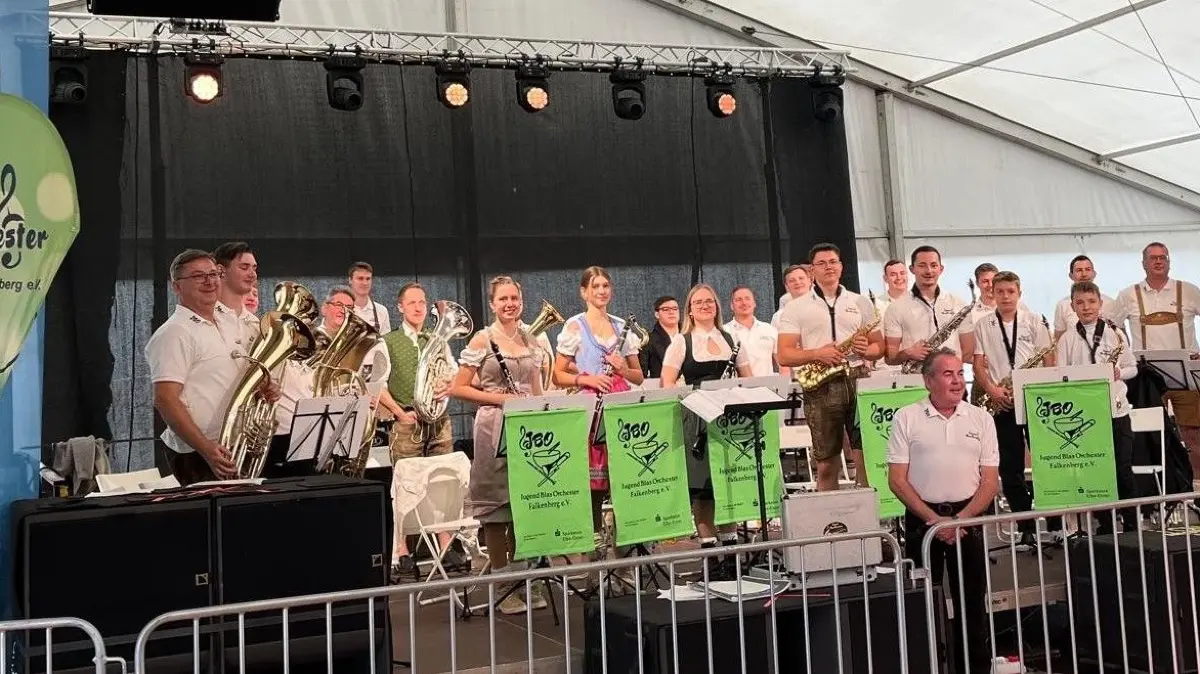 Auftritt des Jugendblasorchesters beim Münchener Oktoberfest in Uebigau – nächster Halt Kiebitzsee.