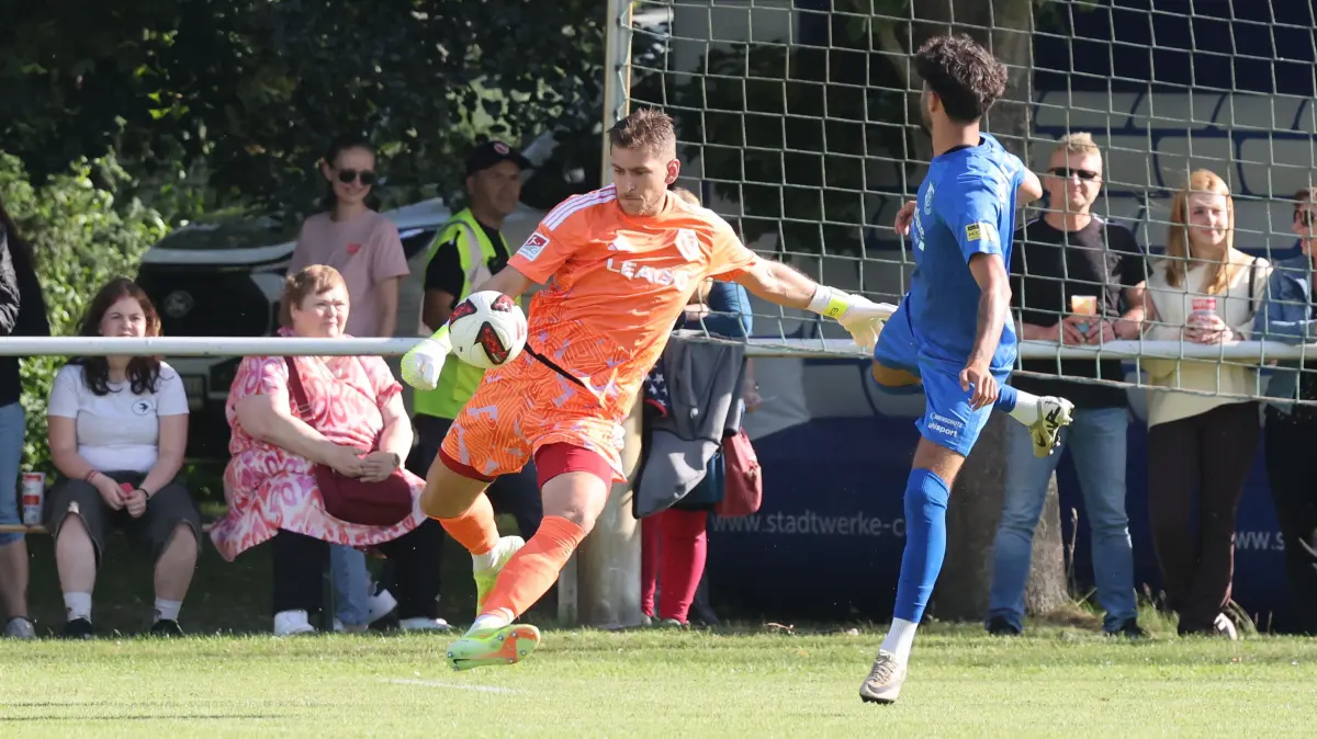 Fussball Testspiel 2026/2027 FC Energie Cottbus - VSG Altglienicke: 12 Julian Pollersbeck (Probespieler Torwart Energie Cottbus)