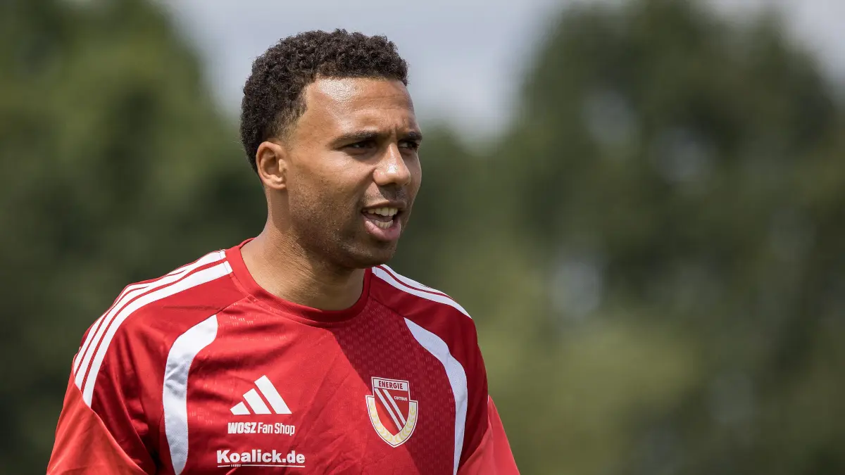 Testspiel - 2026/2027 - FC Energie Cottbus gegen Hertha BSC II: Peitz, Deutschland 04. Juli 2026:
Testspiel - 2026/2027 - FC Energie Cottbus gegen Hertha BSC II
Im Bild: Leon Guwara (Energie Cottbus)