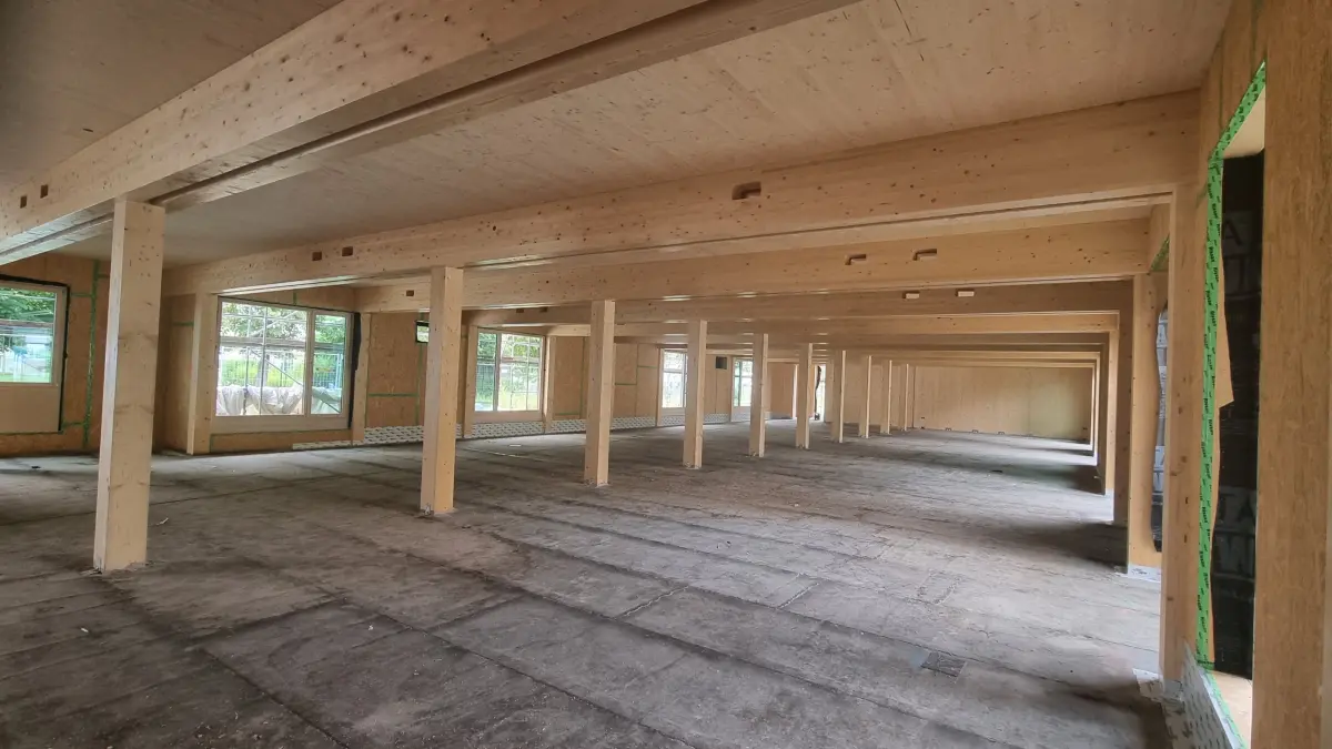Blick in einen Gebäudeflügel der neuen Kita Spiel und Spaß in der Neustadt von Lübbenau.