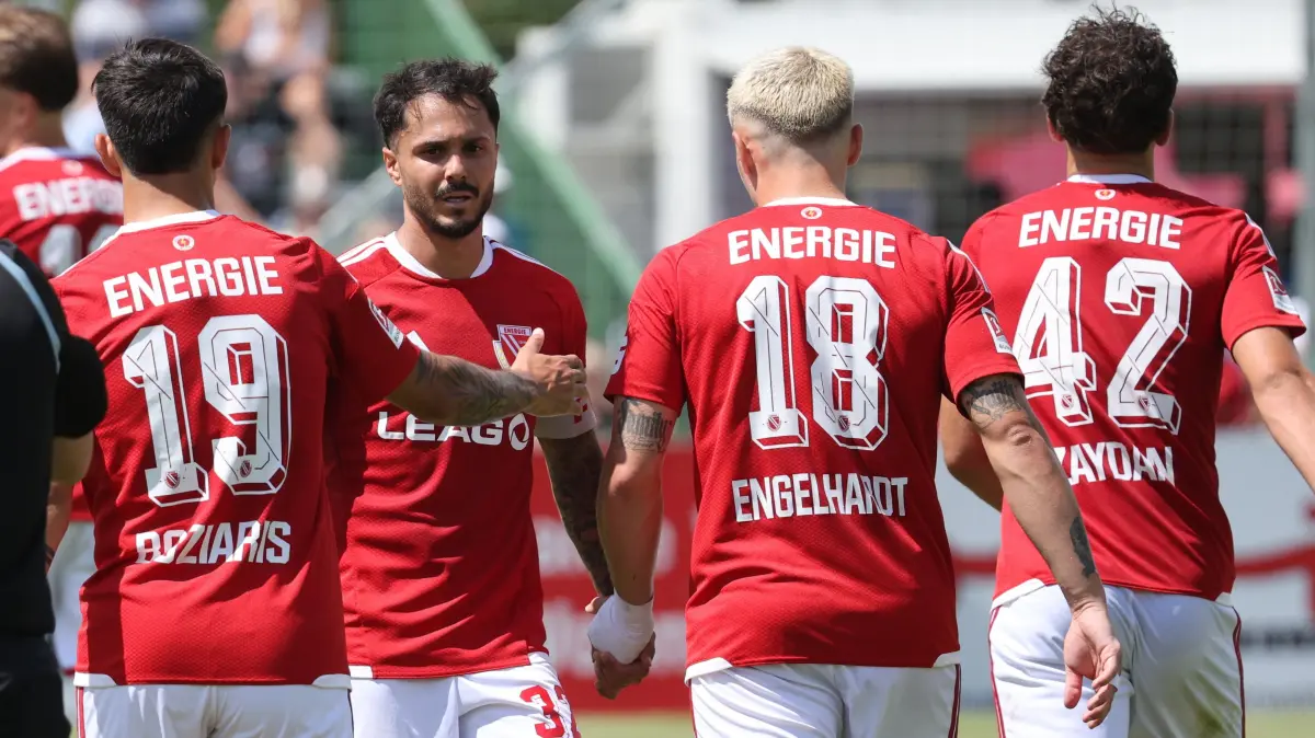 Fussball Testspiel 2026/2027 FC Energie Cottbus - Hallescher FC: Cottbusder Torjubel