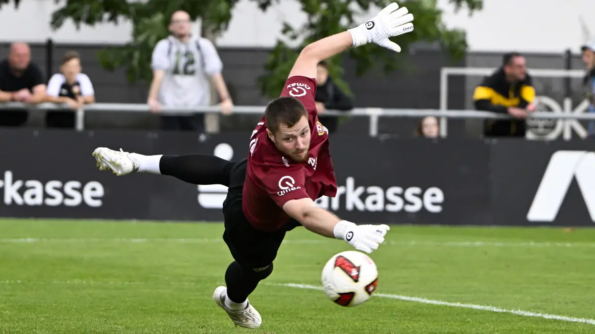 Foto zeigt: Lennart Grill (Torwart Dynamo)
Datum: 070726
Dynamo Dresden Training im Trainingszentrum TZ AOK plus Walter-Fritzsch-Akademie 2. Liga