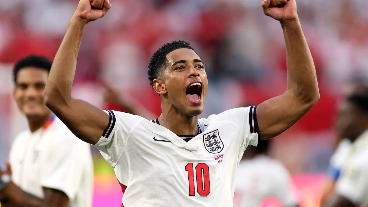 Norway v England: Quarter Final - FIFA World Cup 2026: MIAMI GARDENS, FLORIDA - JULY 11: Jude Bellingham #10 of England celebrates after the 2-1 victory during the FIFA World Cup 2026 Quarter Final match between Norway and England at Miami Stadium on July 11, 2026 in Miami Gardens, Florida. Dan Mullan/Getty Images/AFP (Photo by Dan Mullan / GETTY IMAGES NORTH AMERICA / Getty Images via AFP)
