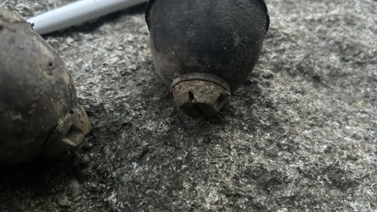 Kinder haben beim Spielen die Granaten gefunden und sie mit nach Hause genommen.