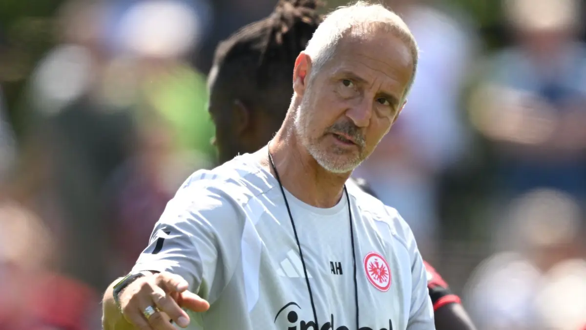 Erstes Training Eintracht Frankfurt mit Adi Hütter: 13.07.2026, Hessen, Frankfurt am Main: Adi Hütter leitet das erste Mannschaftstraining von Eintracht Frankfurt. Foto: Florian Wiegand/dpa +++ dpa-Bildfunk +++