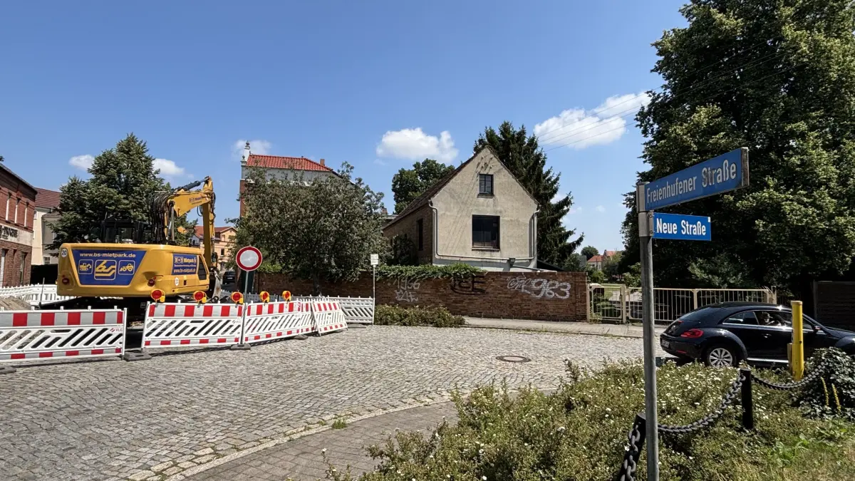 Keine Durchfahrt ins Stadtzentrum von Großräschen: Aktuell ist für den Kraftfahrzeugverkehr die direkte Zufahrt von der Freienhufener Straße zum Markt gesperrt.