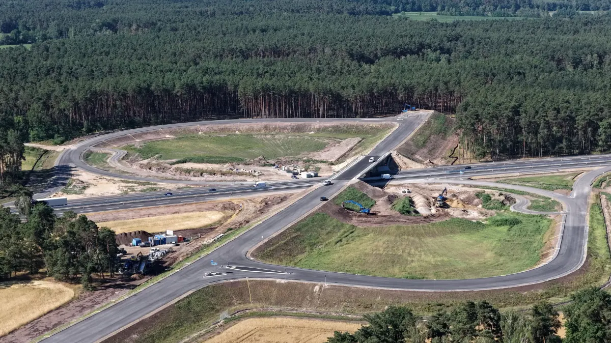Ortsumgehung Cottbus: Über den neuen Abschnitt der B97 ist der Anschluss an die A15 gewährleistet. Die neue Anschlussstelle Cottbus-Süd liegt südlich von Kahren. Dahinter endet die Umgehung allerdings erst einmal in einer Sackgasse.