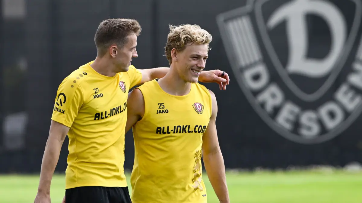 Dynamo Training : Foto zeigt: Niklas Hauptmann (Dynamo) Jonas Oehmichen (Dynamo)
Datum: 140726
Dynamo Dresden Training im Trainingszentrum TZ AOK plus Walter-Fritzsch-Akademie 2. Liga