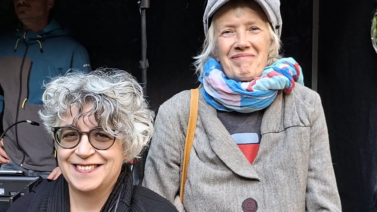 Sind unermüdlich für den Atelierhof Werenzhain im Einsatz: Maysun Kellow (l.) und Iris Stöber. Dabei liegt ihnen eines besonders am Herzen.