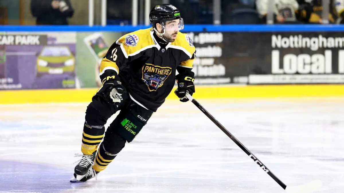 Der US-Amerikaner Bryan Lemos wechselt von den Nottingham Panthers zu den Lausitzer Füchsen und soll das Spiel als Center prägen.