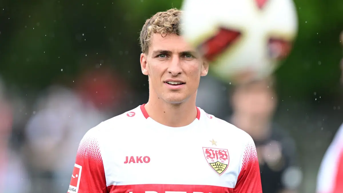 Fußball: Bundesliga, Trainingsauftakt des VfB Stuttgart: 16.07.2026, Baden-Württemberg, Stuttgart: Fußball: Bundesliga, Trainingsauftakt des VfB Stuttgart: Neuzugang Grischa Prömel nimmt am Training teil. Foto: Bernd Weißbrod/dpa +++ dpa-Bildfunk +++