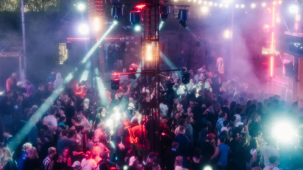 Sägewerk-Festival auf dem Flugplatz Cottbus-Drewitz.