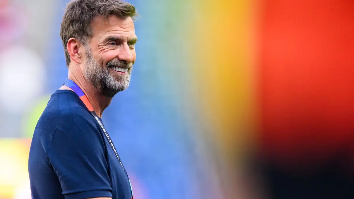 Jürgen Klopp: ARCHIV - 09.07.2026, USA, Foxborough: Fußball, Männer: WM, Frankreich - Marokko, Finalrunde, Viertelfinale, Boston-Stadion, Jürgen Klopp, TV-Experte für MagentaTV und ehemaliger Bundesligatrainer, nach dem Spiel. ACHTUNG: Gemäß den Auflagen der FIFA dürfen die Bilder ausschließlich zur redaktionellen Verwendung genutzt werden. Eine kommerzielle Nutzung ist ausgeschlossen. Zudem dürfen keine videoähnlichen Sequenzen erstellt werden, und es dürfen keine Veränderungen weder im Vordergrund noch im Hintergrund am Bild vorgenommen werden. (zu dpa: «Bundestrainer-Frage: Klopp verkündet Einigung mit Red Bull») Foto: Tom Weller/dpa +++ dpa-Bildfunk +++