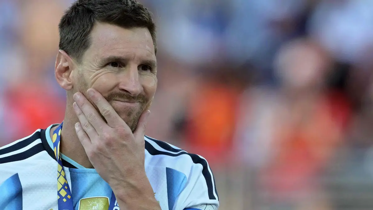 FBL-WC-2026-MATCH104-ESP-ARG-FINAL: Argentina's forward #10 Lionel Messi reacts after he was handed a medal during the award ceremony of the 2026 World Cup football tournament final match between Spain and Argentina at the New York/New Jersey Stadium in East Rutherford on July 19, 2026. (Photo by JUAN MABROMATA / AFP)