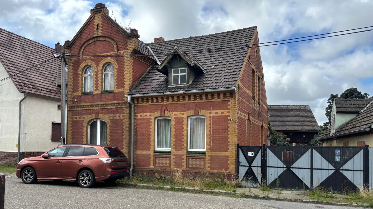 Dieses Haus in Vetschau wird versteigert. Das sollteein Köufer wissen.