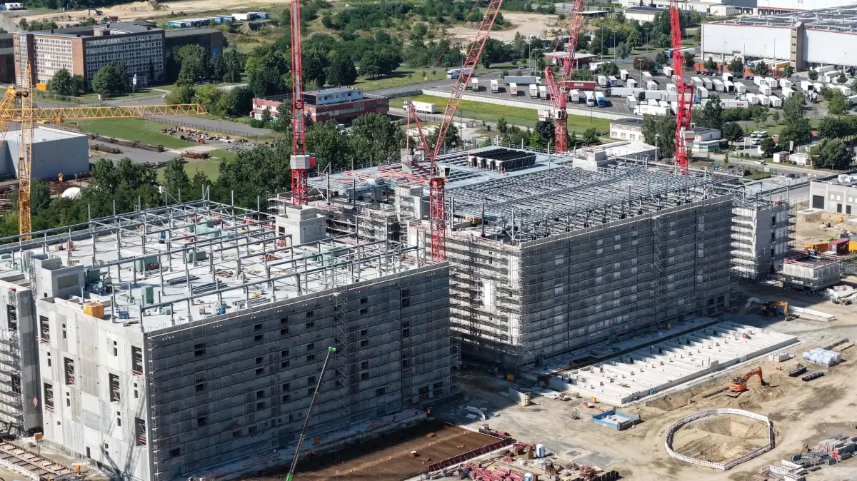 Luft Lübbenau Juli 2026: Luftaufnahme vom 25. Juli 2026
Blick auf die Stadt Lübbenau
Blick in Richtung Großbaustelle Schwarz Rechenezntrum.