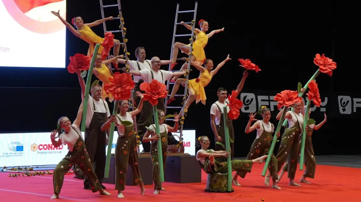 Das Sportensemble Elsterwerda beim Auftritt in Italien.
