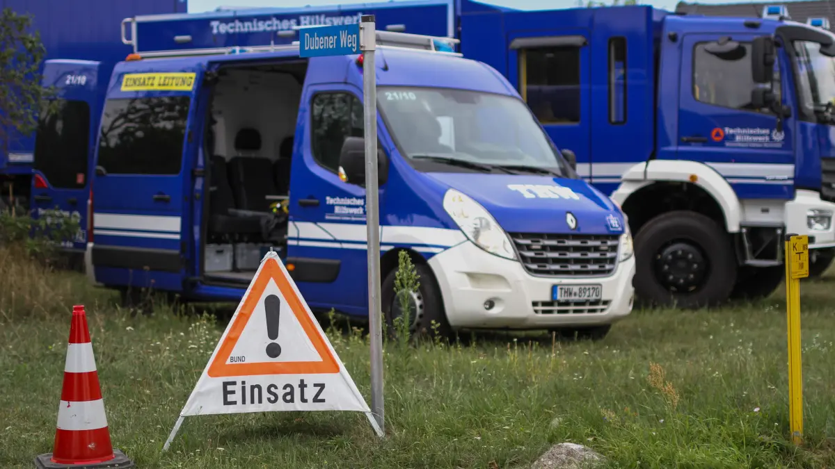 Nach dem Brand in Luckau: Das Technische Hilfswerk war vor Ort, um die Sicherungsarbeiten am Wohnhaus durchzuführen.