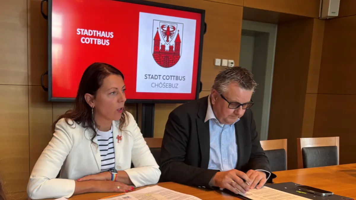 Bürgermeisterin Doreen Mohaupt und Stadtsprecher Jan Gloßmann