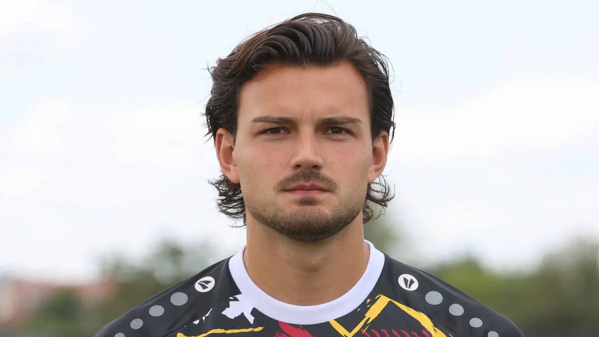 Fussball 2. Bundesliga, SG Dynamo Dresden Fototermin: 28.07.2026, xtgx, Fussball 2. Bundesliga, SG Dynamo Dresden Fototermin emspor, v.l. Tim Schreiber Porträttermin Dresden *** July 28, 2026, xtgx, Soccer 2. Bundesliga, SG Dynamo Dresden photo shoot for emspor, from left: Tim Schreiber portrait shoot in Dresden