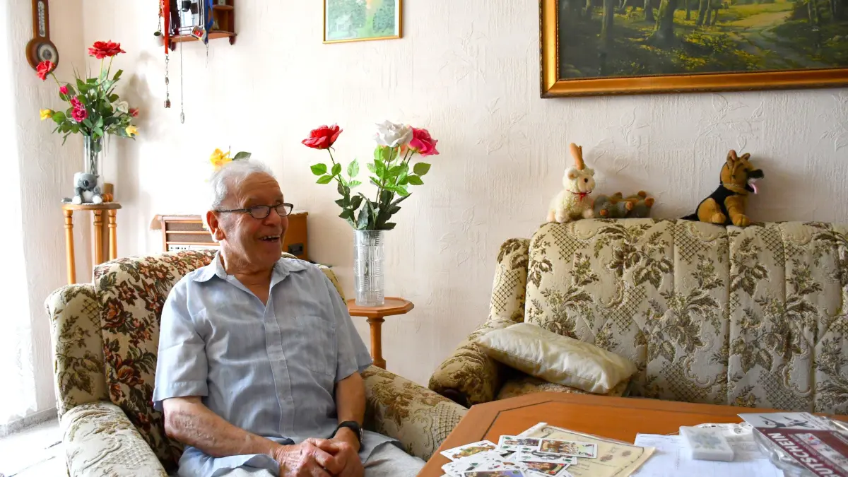 Heinz Scheliga (89) ist ein Spremberger Original. Als dieser hat er es zwar noch nicht auf die neuen Skatkarten der Stadt geschafft. Aber zum Blatt hat er auch einiges zu sagen.