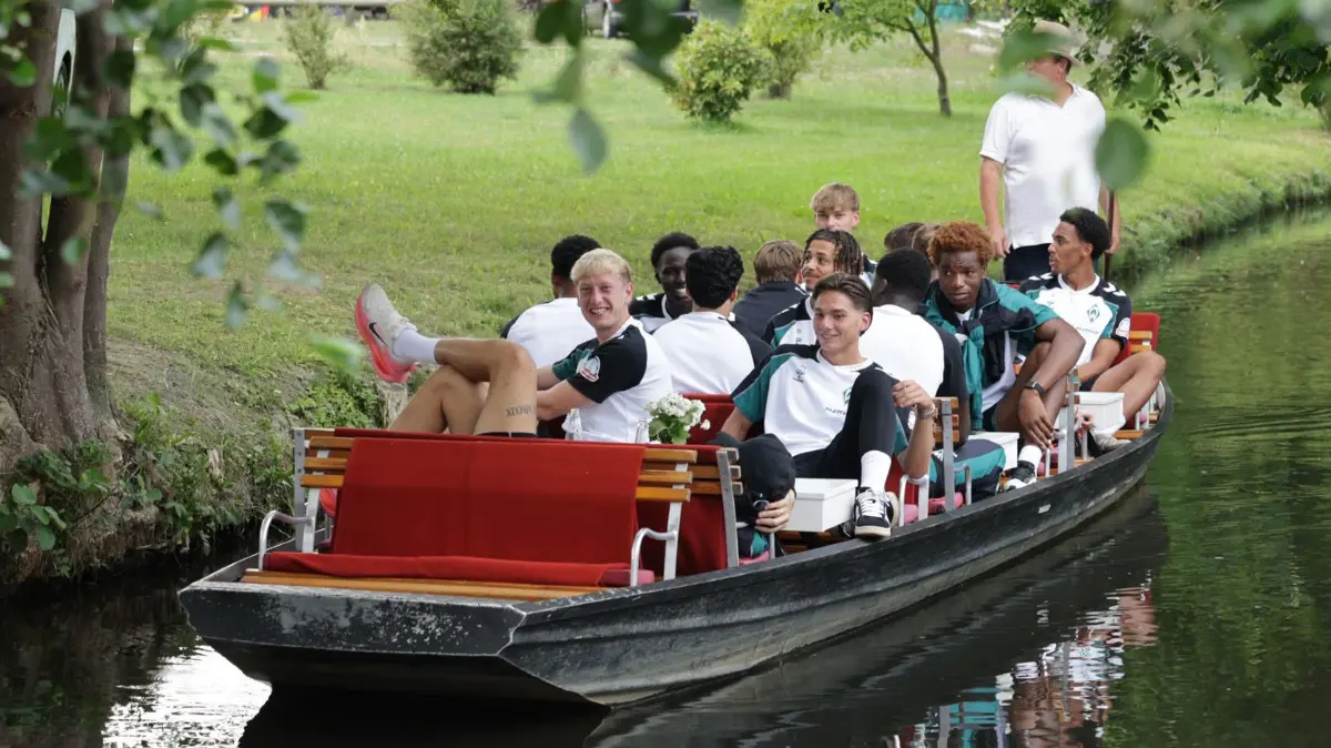 Burg
Werder Bremen in der Speisenkammer in Burg