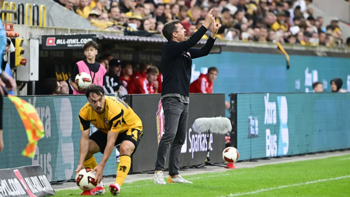 Foto zeigt: Thomas Stamm Trainer Dynamo
Datum: 010826
Dynamo Dresden Testspiel gegen Union Berlin im Harbig Stadion 2:1