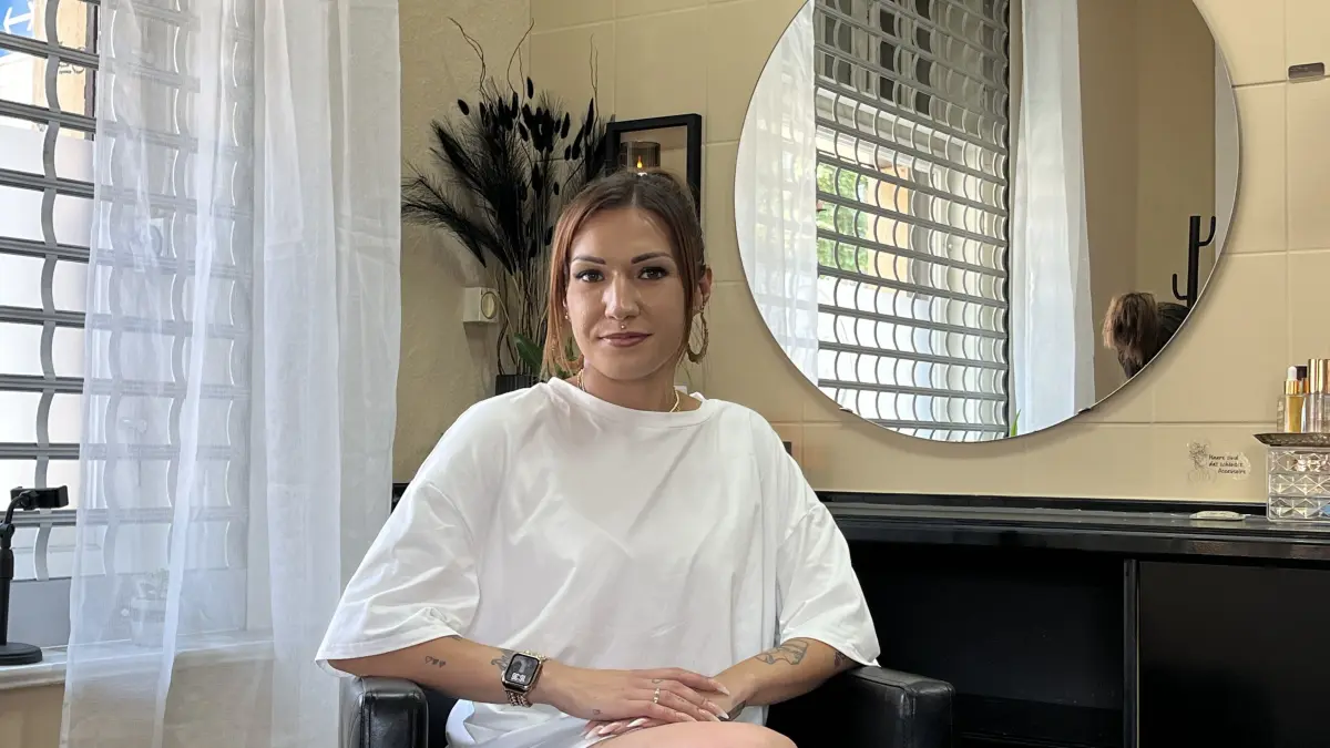 Mariya Mönch, alias Mia, kennt sich aus mit Colorationen und Blondierungen. Die Farbexpertin hat im Juni 2026 ihren eigenen Salon in der Rudolf-Breitscheid-Straße eröffnet.