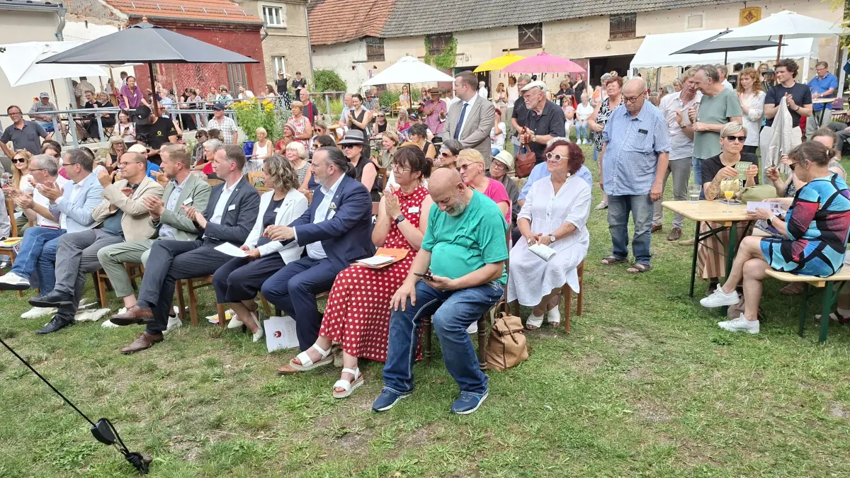 Eröffnung der 1. Openart Biennale Lausitz im Atelierhof Werenzhain.