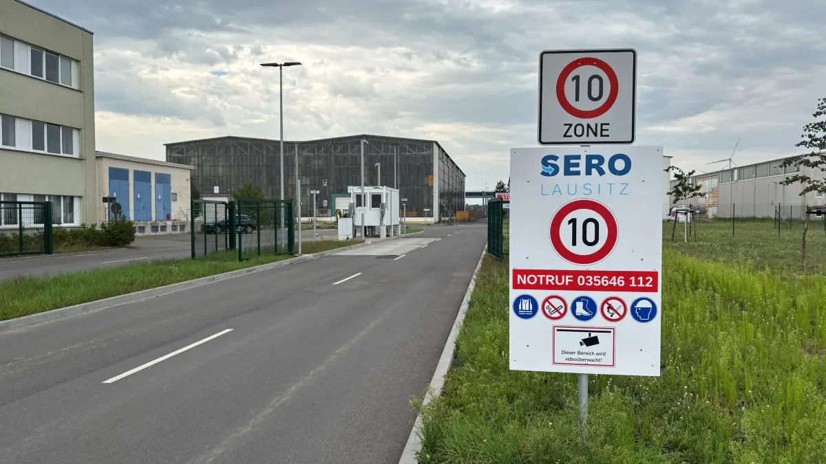 Die früheren Tagesanlagen des Tagebaus Jänschwalde verwandeln sich ins Industriegebiet Cottbus-Ost