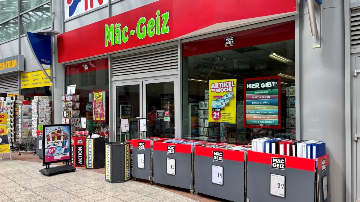 In der Mäc-Geiz-Filiale in der Spree-Galerie in Cottbus läuft der Verkauf wie gewohnt. Das insolvente Unternehmen will voraussichtlich 50 Standorte schließen. Gehört Cottbus auch dazu?
