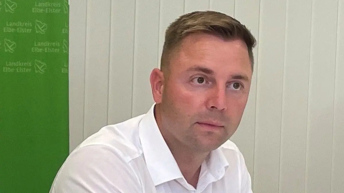 Landrat Marcel Schmidt äußert sich zur Freistellung des Geschäftsführers des Elbe-Elster-Klinikums.