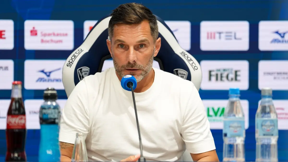 GER, VfL Bochum 1848 - Hertha BSC, 2. Bundesliga, 1. Spieltag, 07.08.2026: Stefan Leitl Hertha BSC, Cheftrainer nimmt nach dem Spiel an der Pressekonferenz teil. GER, VfL Bochum 1848 vs Hertha BSC, 2. Bundesliga, 1. Spieltag, Saison 2026-27, Vonovia Ruhrstadion, Bochum, 07.08.2026 DFL REGULATIONS PROHIBIT ANY USE OF PHOTOGRAPHS AS IMAGE SEQUENCES AND/OR QUASI-VIDEO Foto: HMB Media / Scott W. Coleman Bochum Vonovia Ruhrstadion Nordrhein-Westfalen GER Copyright: xScottxW.xColemanx