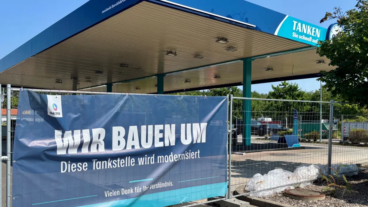Die Tankstelle am Kaufland am Cottbus-Center in Sielow wird aktuell umgebaut. Der neue Betreiber sagt, wann es losgeht.