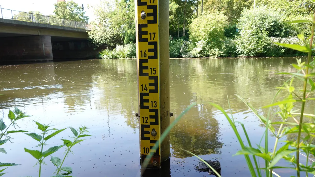 Spree Sandow Niedrigwasser: Der Pegel der Spree in Sandow an der Sandower ist auf Grund der lang anhaltenden Trockenheit inzwischen relativ niedrig.