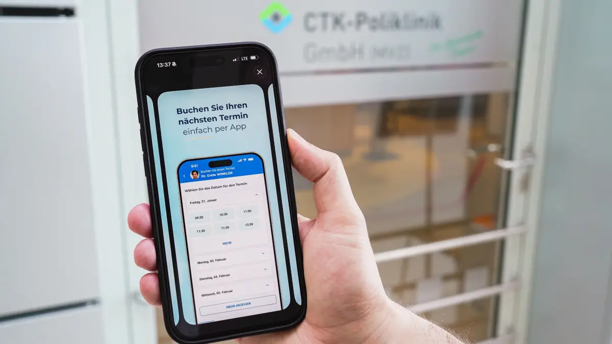 In der Poliklinik der Medizinischen Universität Lausitz - Carl Thiem (MUL - CT) sollen Terminbuchungen möglichst nur noch digital über das Doctolib-Portal erfolgen. Die Praxen der Hausärzte beginnen jetzt.