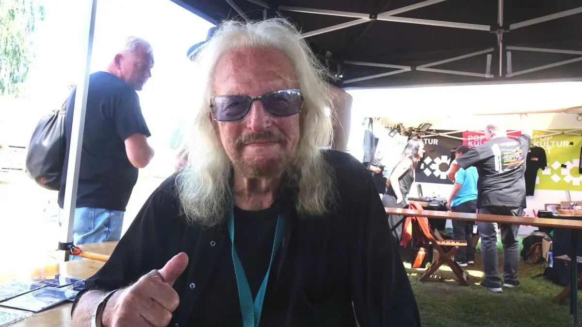 Dietrich Kessler von der Band Klosterbrüder beim Ersten Klassentreffen der Ostmusik in Neuruppin 2025.