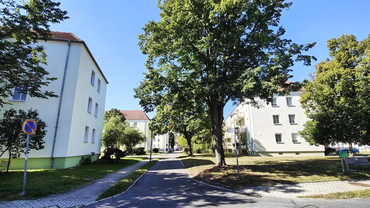 Die Aufwertung der Heinrich-Zille-Straße in der Altstadt von Hoyerswerda ist abgeschlossen.