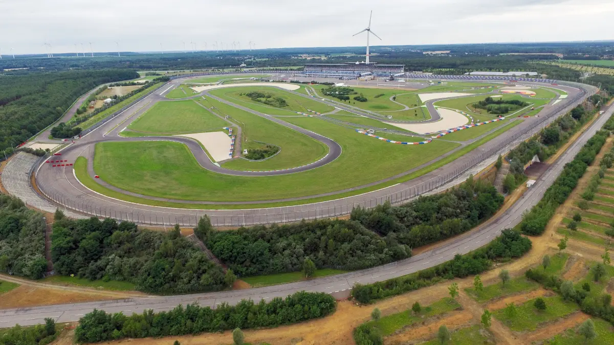 Der Dekra Lausitzring in Klettwitz wird zum Schauplatz eines Radsport-Wochenendes.