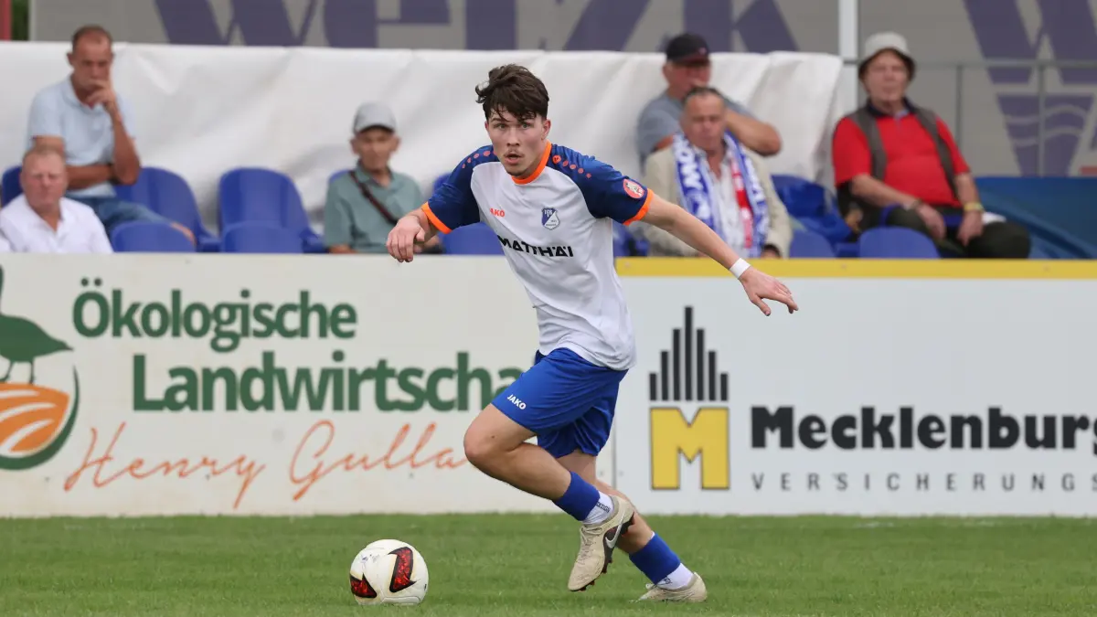 Fussball NOFV-Oberliga Süd 2026/2027 VfB Krieschow 1921 - ZFC Meuselwitz: 15 Bürger, Luis (Krieschow)