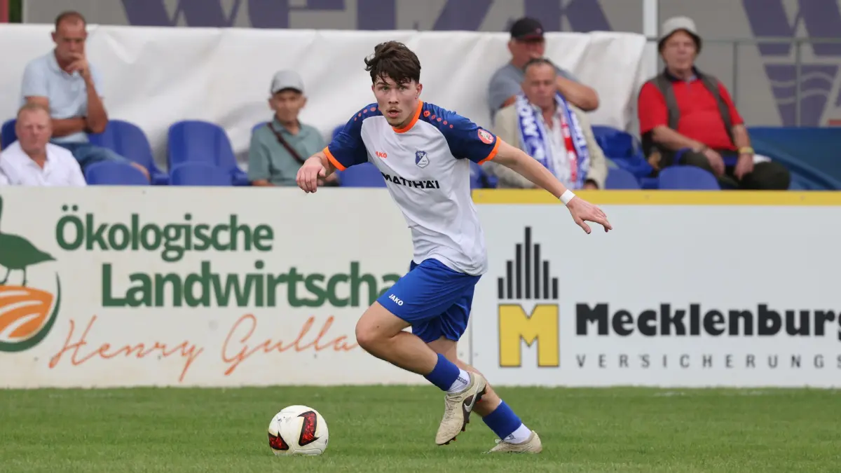 Fussball NOFV-Oberliga Süd 2026/2027 VfB Krieschow 1921 - ZFC Meuselwitz: 15 Bürger, Luis (Krieschow)