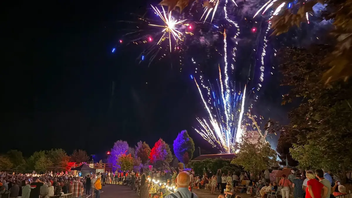 Das Classic Open Air im Miniaturenpark in Elsterwerda findet mit einem Feuerwerk ein furioses Finale.