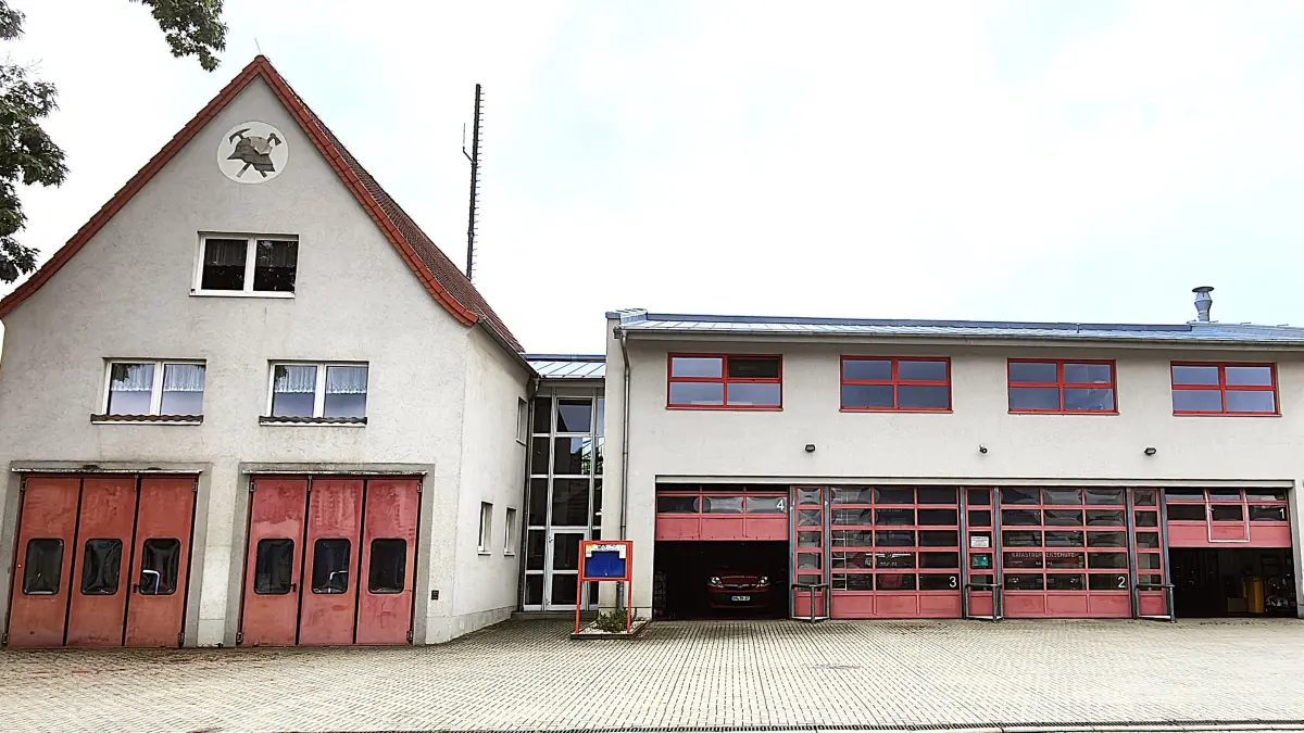 Das Feuerwehrhaus in Lauta-Stadt soll im nächsten Jahr saniert werden.