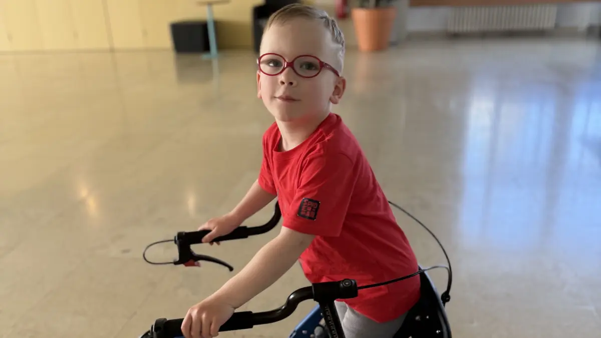 Luca ist ein kleiner Kämpfer, der durch ein Benefizspiel der E-Junioren der Spielvereinigung Finsterwalde mit Calauern Fußballnachwuchs unterstützt werden soll.