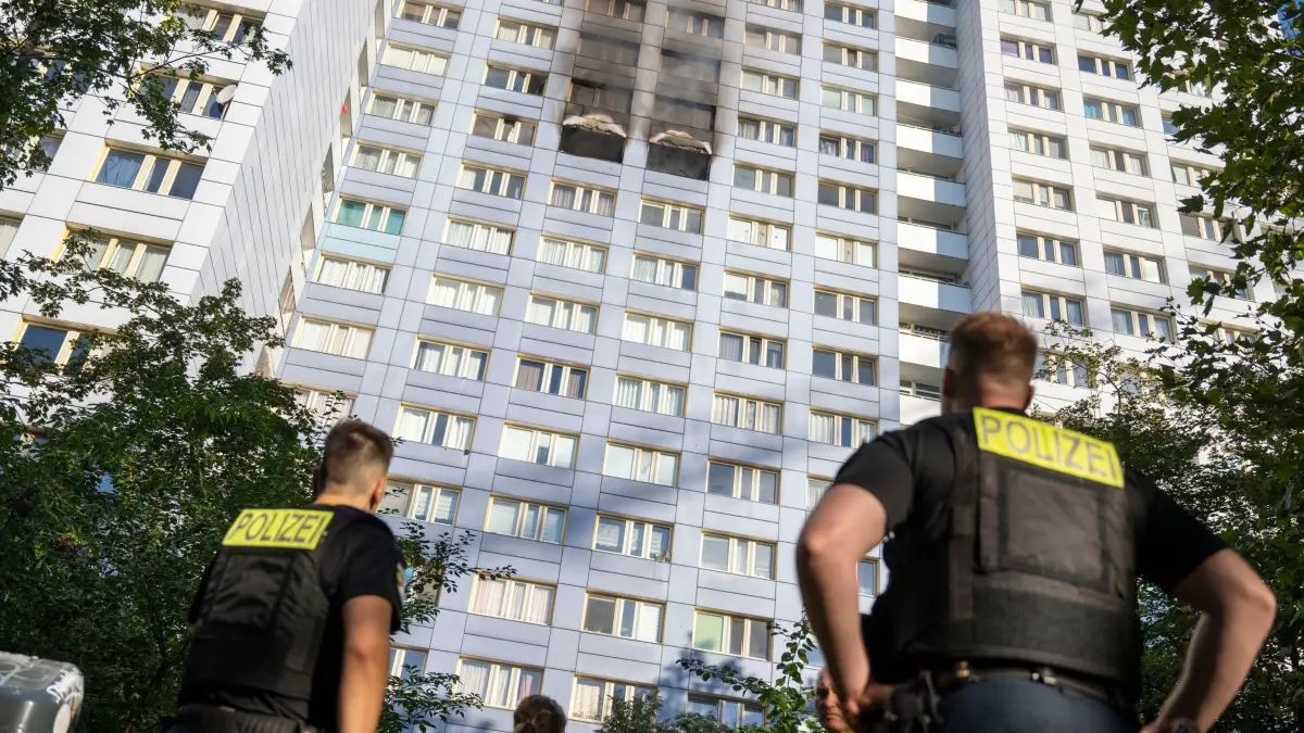 Wohnungsbrand nahe dem Berliner Ostbahnhof