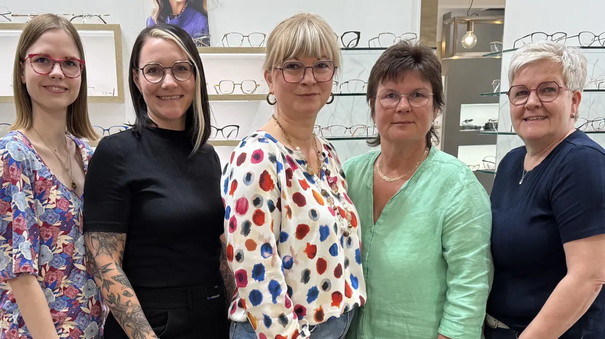 Das Team von Augenoptik Kossack: Denise Raschemann, Bianca Kluge, Sabine Kossack, Grit Netzker-Pohl und Silke Toberna (v.l.n.r.).